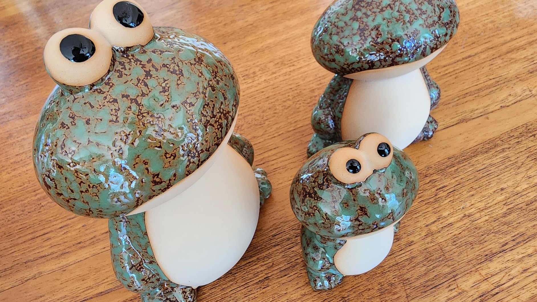 Ceramic Frog Garden Decor Set of 3 - Funny Cute Frog Lawn Ornaments, Outdoor Pond Patio Statues customer photo 1