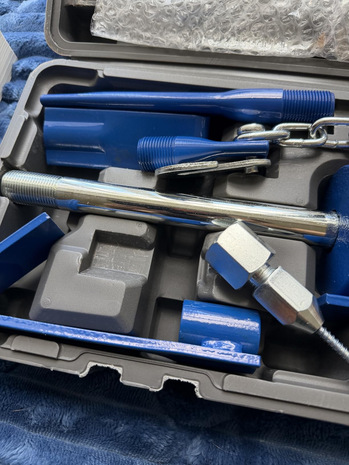 VEVOR Dent Puller Kit, 14-in-1 Slide Hammer Dent Removal Kit, Heavy-Duty Auto Body Truck Repair Automotive Damage Remover Tool Repair Frame with Carrying Case, Extension Rod, Non-Slip Handle customer photo 2