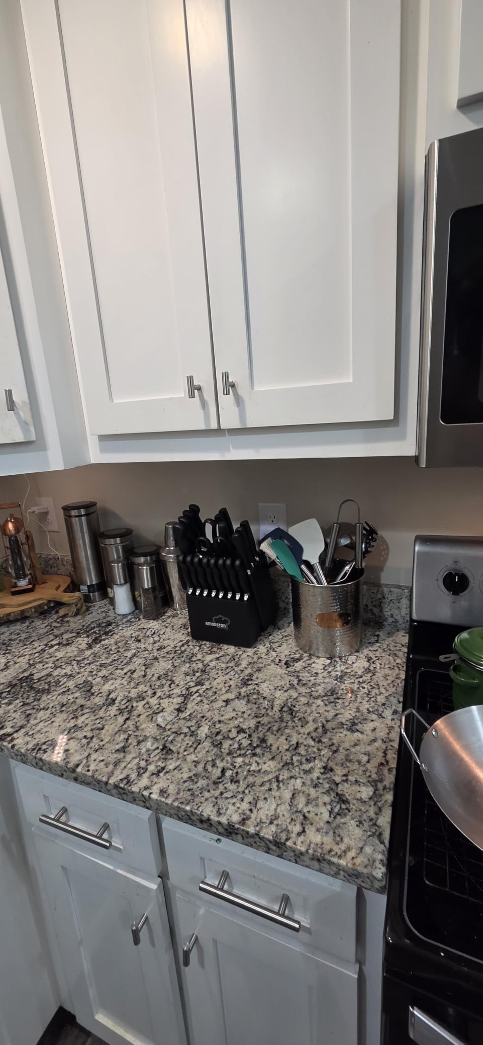 Knife Set, Amorston 21 Pieces Kitchen Knife Set with Block and Sharpener, Ultra-Sharp Knives Set with Ergonomic Handles, Black German Stainless Steel Knife Block Set, Dishwasher Safe customer photo 2