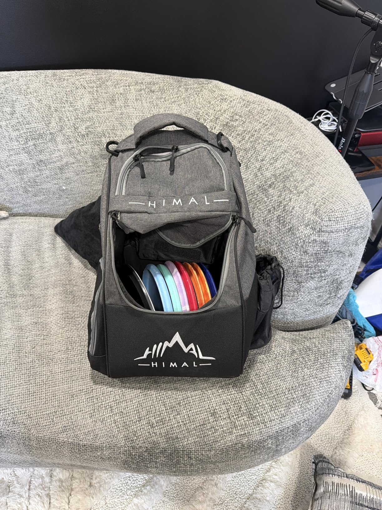 Himal Outdoors Disc Golf Bag, 22+ Discs Lightweight Backpack | Durable Disc Golf Backpack, Large Capacity, Multiple Storage Pockets, Padded Straps, Lightweight Under 2lbs customer photo 1