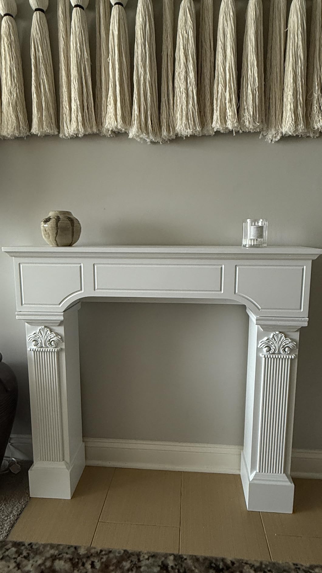 HOMCOM Baroque Fireplace Mantel Freestanding with Leg 43.3