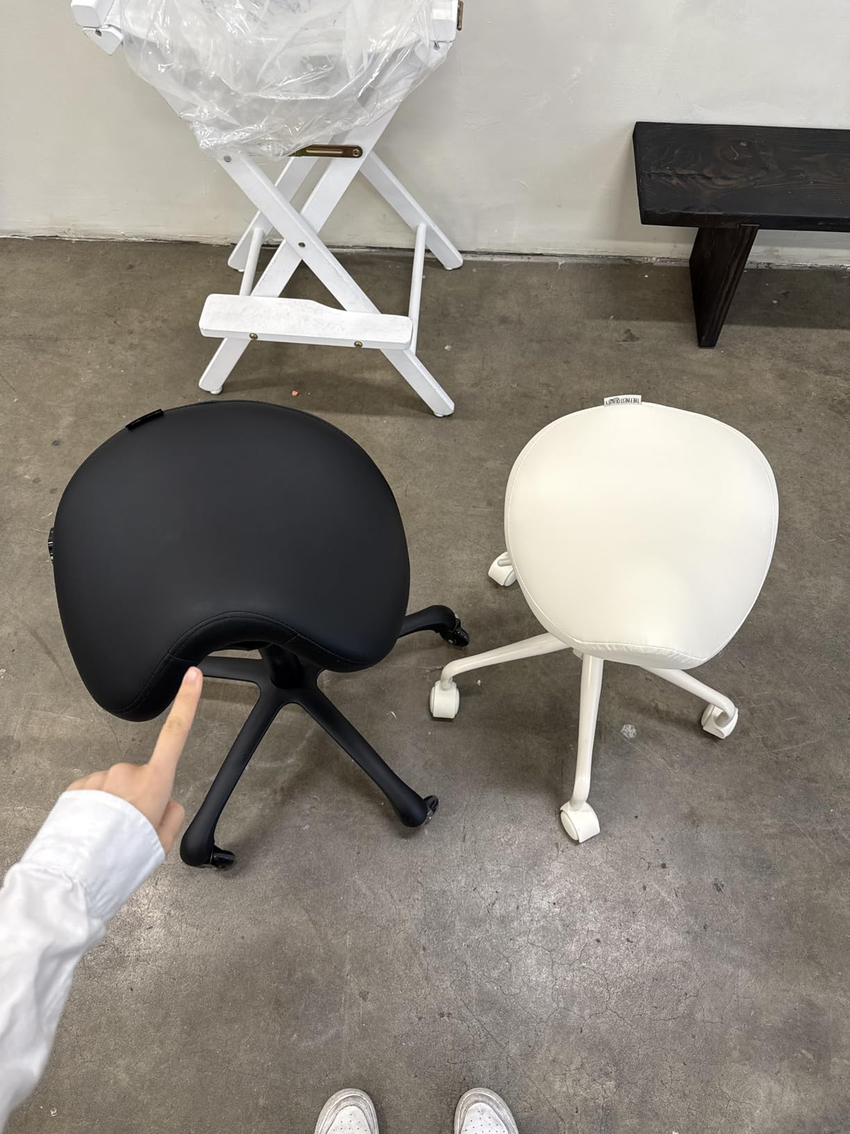Premium Multifunctional Ergonomic Saddle Chair 507 INOA for Hygienic Clinic, Spa, Massage, and Dental Hygienist - Rolling Swivel Stool customer photo 1
