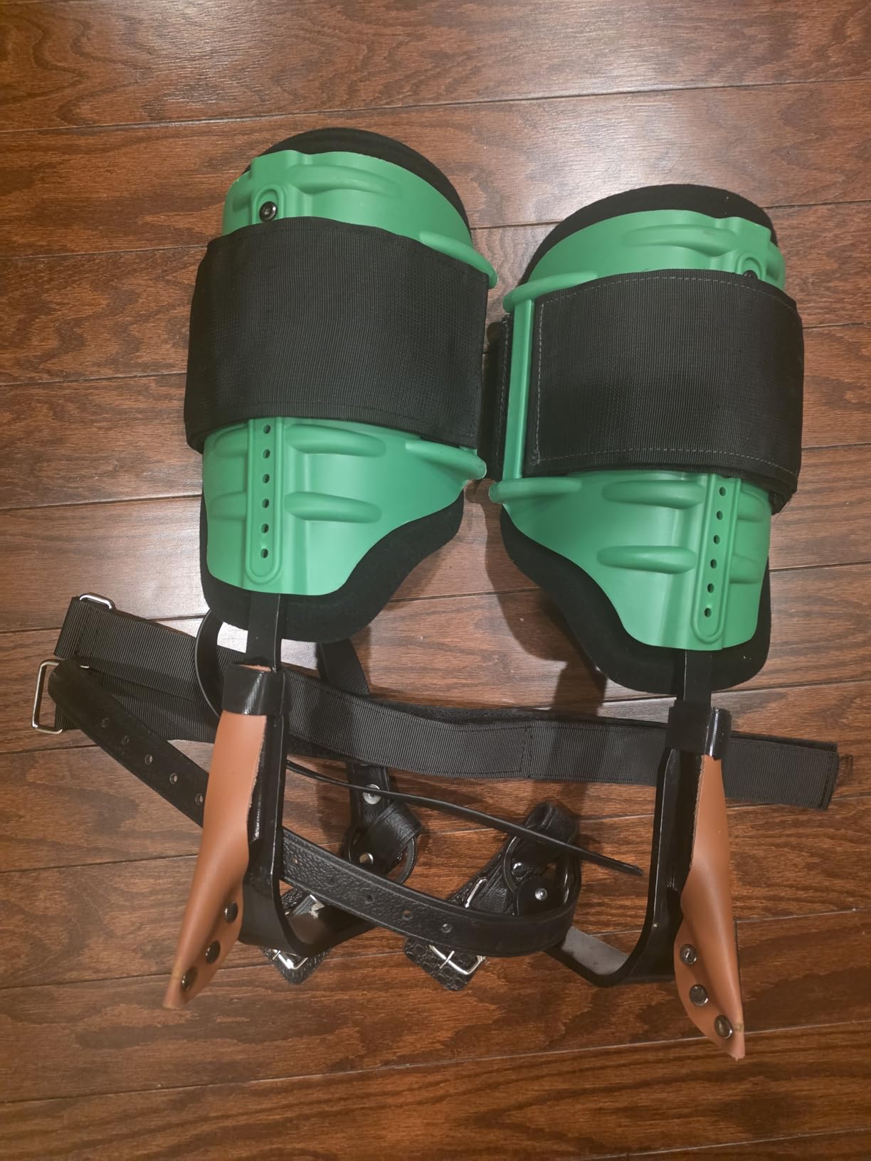 Tree Climbing Spikes Set, Tree Climbing Gear, 1 Pair Alloy Steel Climbing Spurs, 350lbs Load Capacity, Arborist Equipment for Climbers, Fruit Picking and Lumberjack customer photo 1