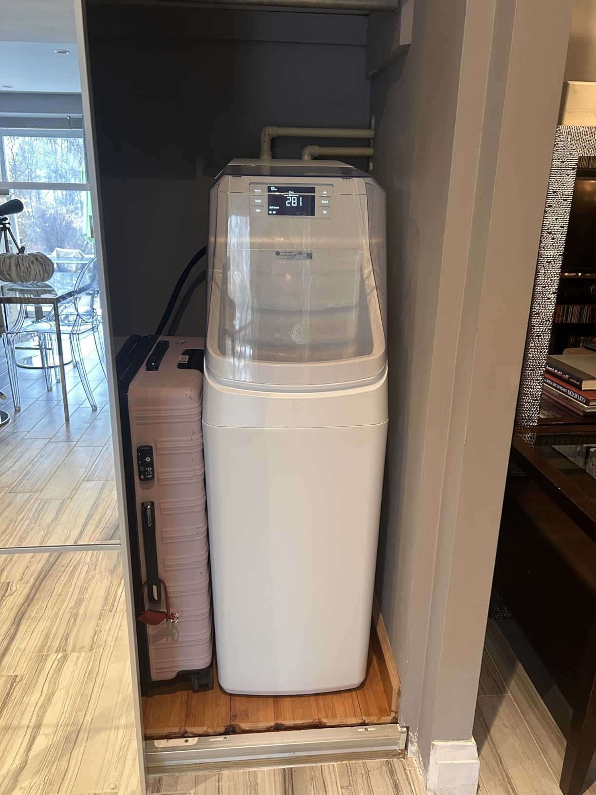 GE Smart Water Softener, 35,000 Grain, Reduce Hard Minerals to Whole House, Built-in WiFi with Water Flow Alerts, Soft Water for Shower, Appliances, and Plumbing, GXSH35W customer photo 1