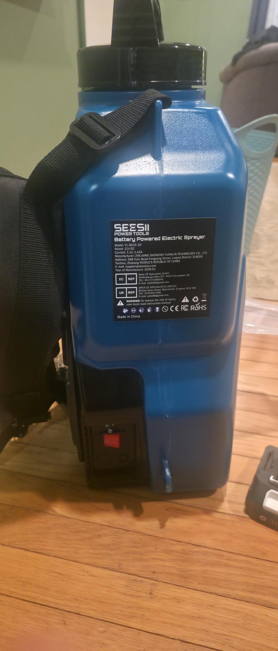 SEESII Backpack Sprayer Battery Powered, Leak-Proof 5-Gallon, Dual Battery Electric Sprayer with Telescopic Brass Wand & 7 Nozzles, 100 PSI Adjustable Pressure for Weed Lawn Garden Pest Control customer photo 1