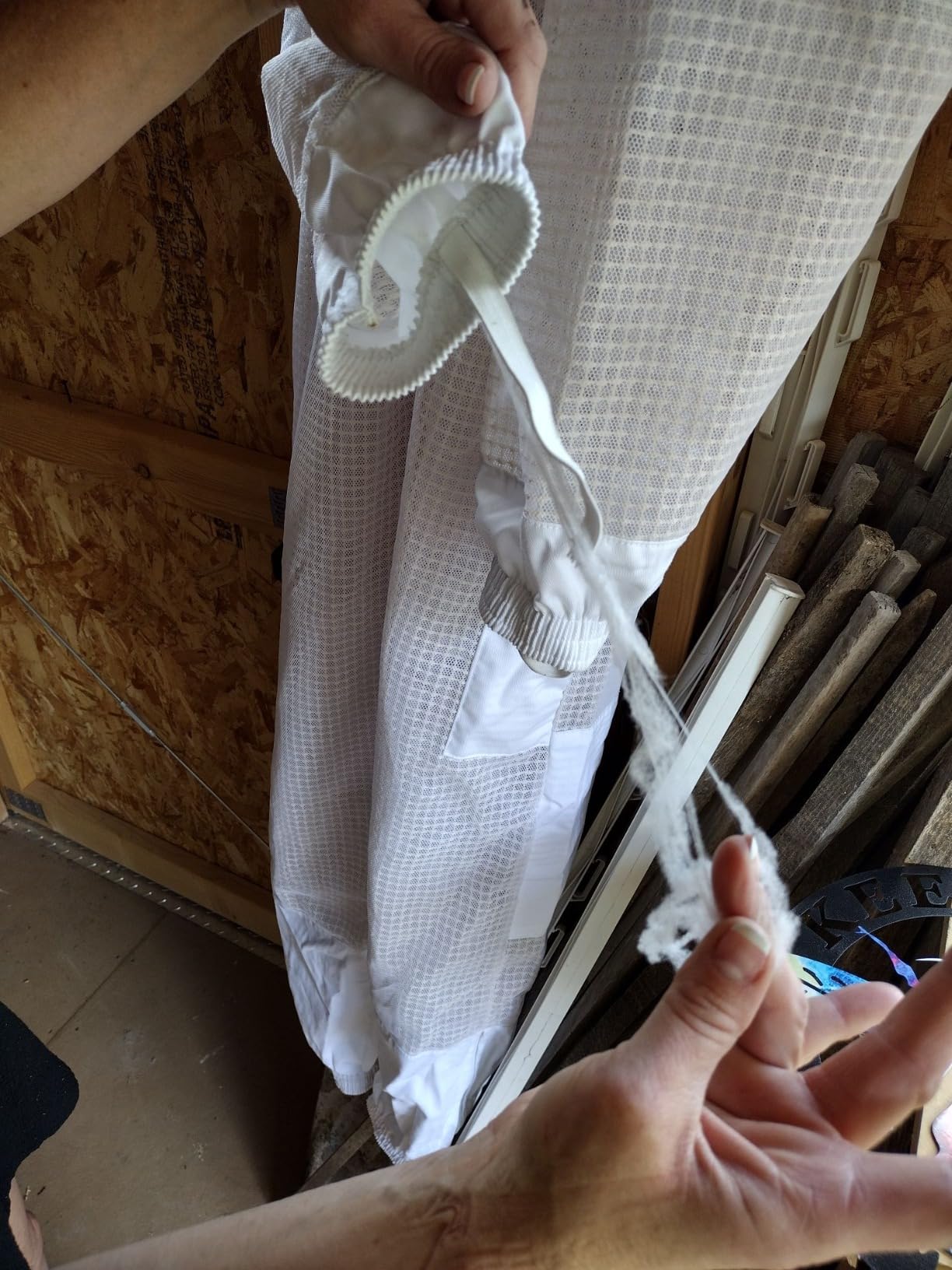 3-Layer Ventilated Mesh Beekeeping Suit for Men & Women - Sting Proof Full Body Suit with 2 Veils, Gloves & Bag customer photo 1