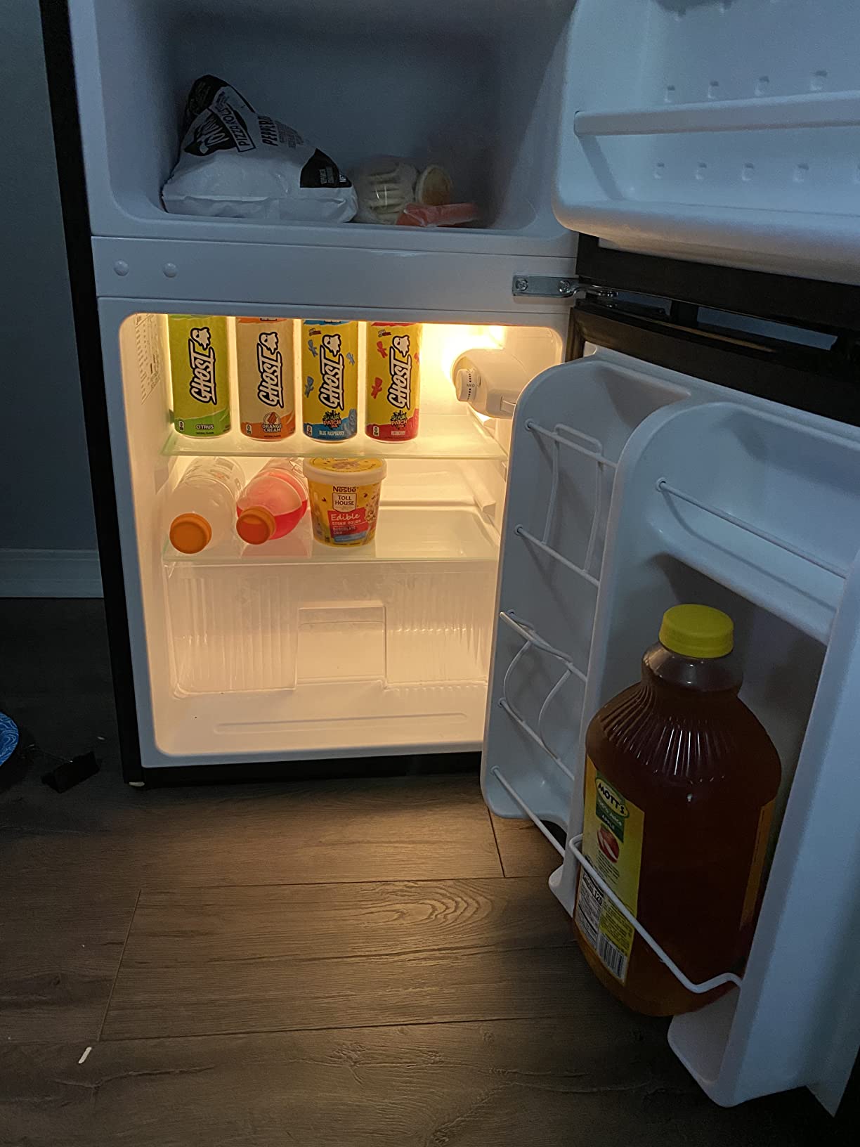 Midea WHD-113FSL 3.1 Cu Ft Compact Fridge with Freezer, Energy Star Certified Mini Fridge with Interior Light, Adjustable Shelves, Perfect for Office, Dorm, Bedroom, Silver customer photo 2