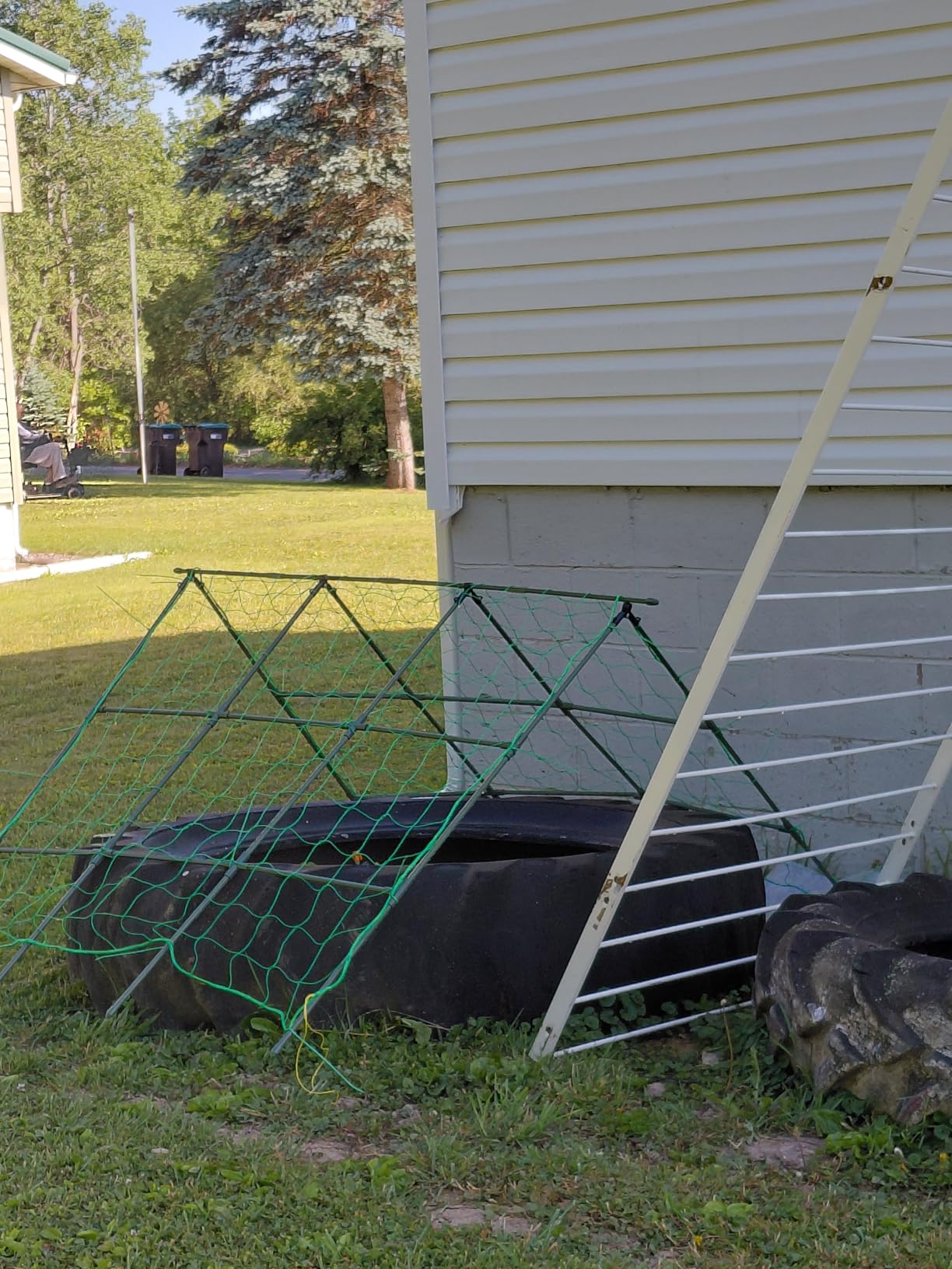 50x50 Cucumber Trellis for Raised Bed - A Frame Garden Trellis for Climbing Plants Outdoor - Cucumbers, Pea, Zucchini, Squash,Tomato, Green Bean, Vine, Watermelon, Melon, Pumpkin customer photo 1