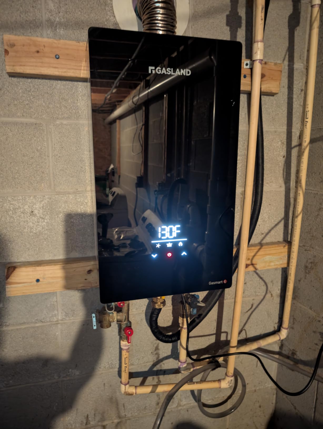 GASLAND Compact Propane Tankless Water Heater Indoor, Up to 4 GPM 98,500 BTU On Demand Instant Hot Water Heater, Ultra Quiet, More Stable Temp for Apartment,Tiny House, CG360LP customer photo 1