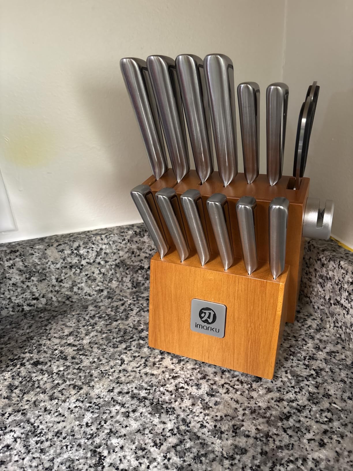imarku Japanese High Carbon Stainless Steel Knife Set with Block, Precision-Forged Gyutou Kitchen Knives with Built-in Sharpener, Ultra-Sharp 10-15 Degree Edge, Ergonomic Non-Slip Handle, Dishwasher Safe customer photo 2