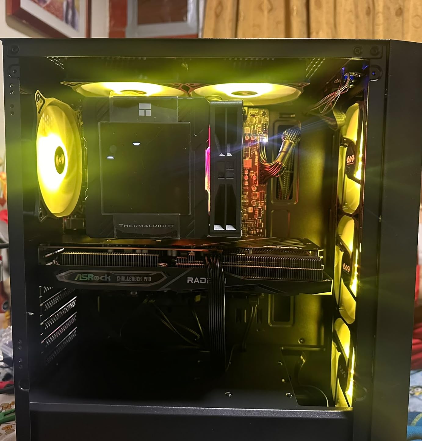 ASRock Radeon RX 7600 Challenger Pro 8GB OC, AMD RDNA 3, 8GB GDDR6, PCIe 4.0, Triple Fans, 0dB Silent, 2695MHz Boost customer photo 1