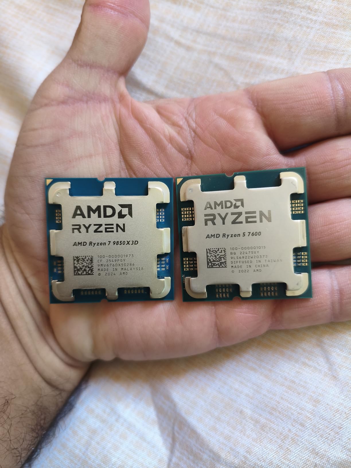 AMD Ryzen 7 9850X3D Desktop Processor customer photo 1