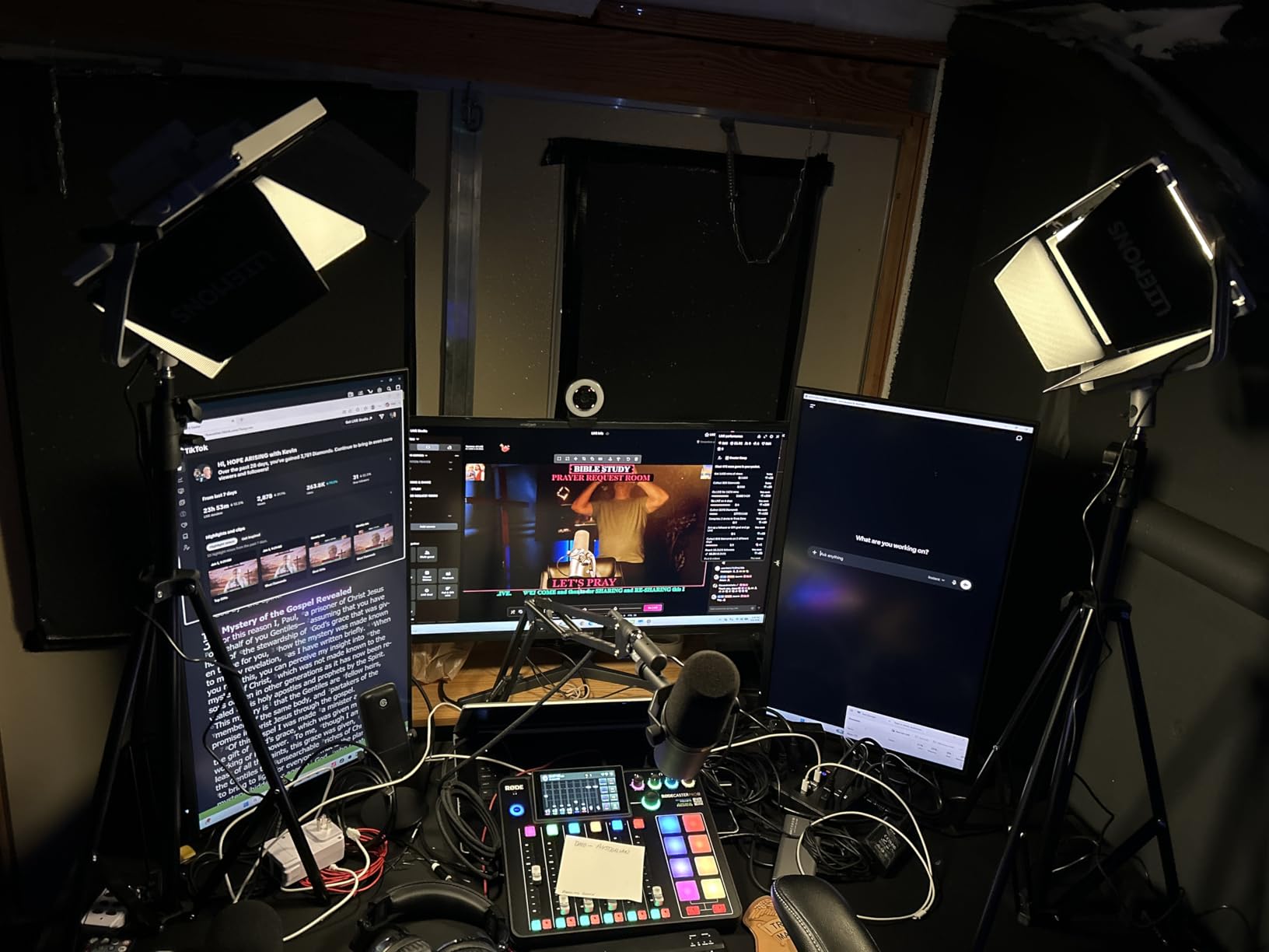 Godox LP600Bi 60W Bi-Color LED Light Panel 2-Light Kit, 2-Pack with Light Stand, Carrying Case, Battery Power, 2800-6500K, 9020lux@0.5m,APP Control for YouTube Video Recording, Live Streaming customer photo 2