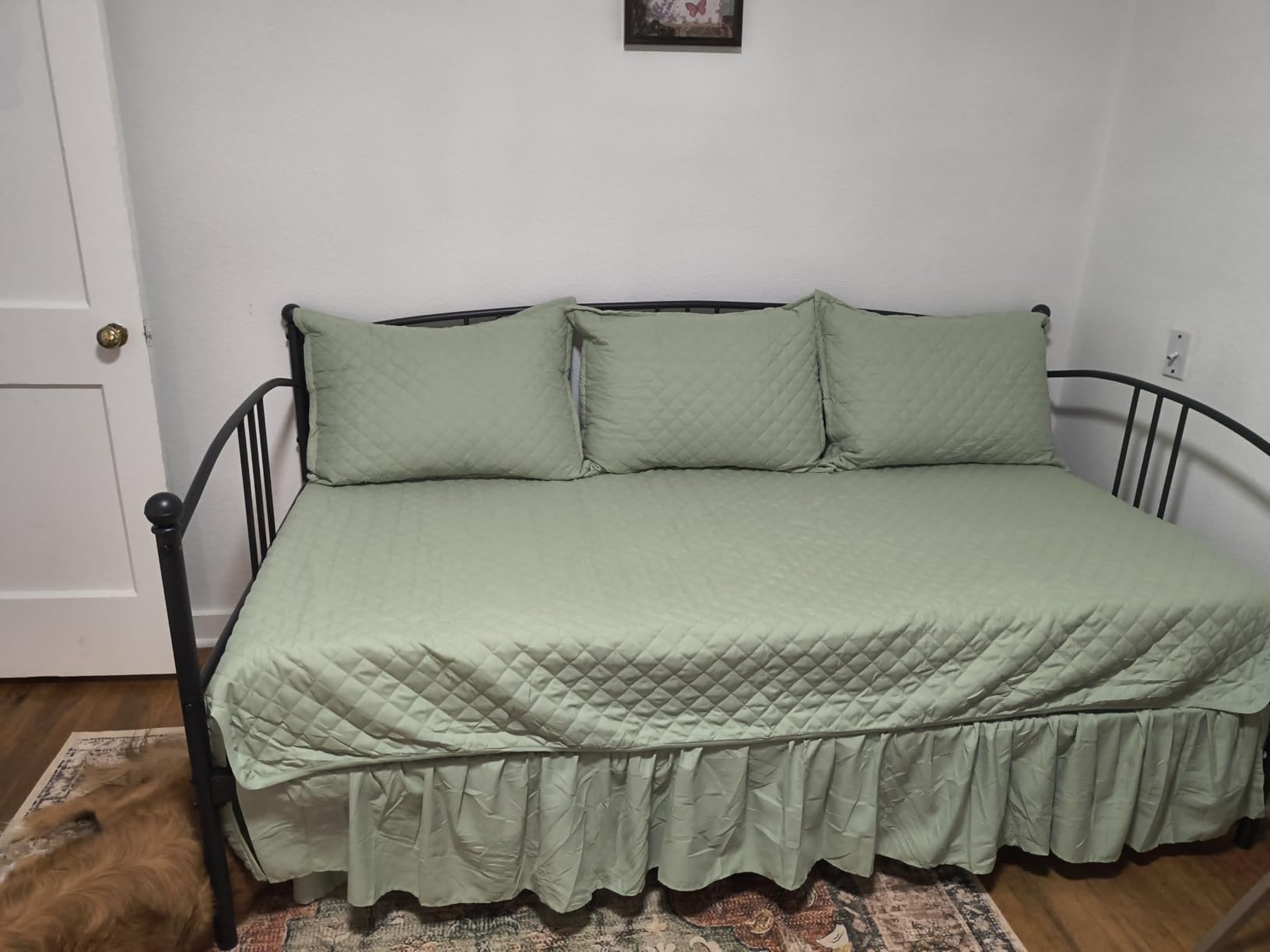 IDEALHOUSE Twin Daybed with Trundle, Metal Twin Size Daybed with Pullout Trundle 6 Casters, Steel Slat Support Sofa Bed for Living Room, Bedroom, Guest Room (Black) customer photo 1