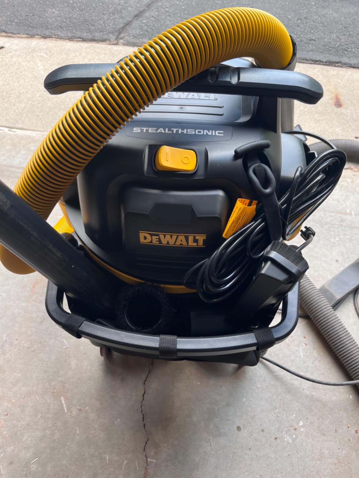 DEWALT Shop Vac 16Gallon STEALTHSONIC Ultra Quiet Wet/Dry Vacuum DXV16P-QTA | Noise Reduction Vac, Heavy Duty Shop Vacuum for Jobsite/Workshop, Reduce Motor Noise, Yellow customer photo 1