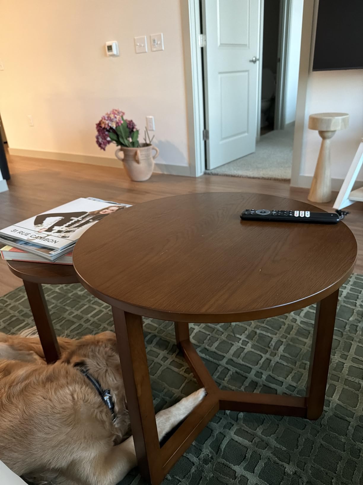 GIANTEX Round Nesting Coffee Table Set of 2, Wood End Tables, Walnut | Solid Rubber Wood Legs, Thickened Top, Farmhouse Sofa Side Table for Small Spaces Living Room Bedroom customer photo 1
