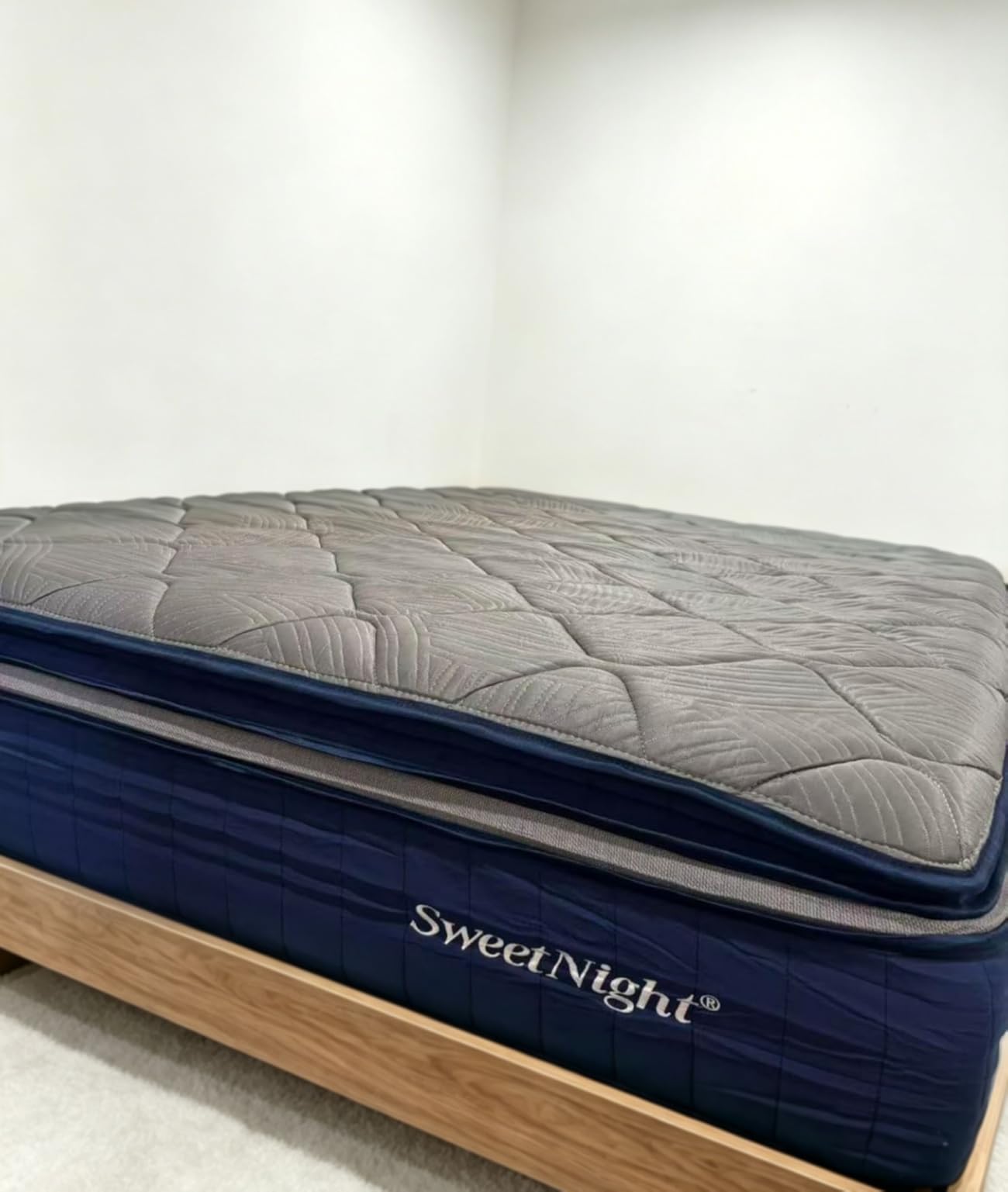 Sweetnight CoolNest Hybrid King Size Mattress 14 Inch, Cooling Pillow Top customer photo 1