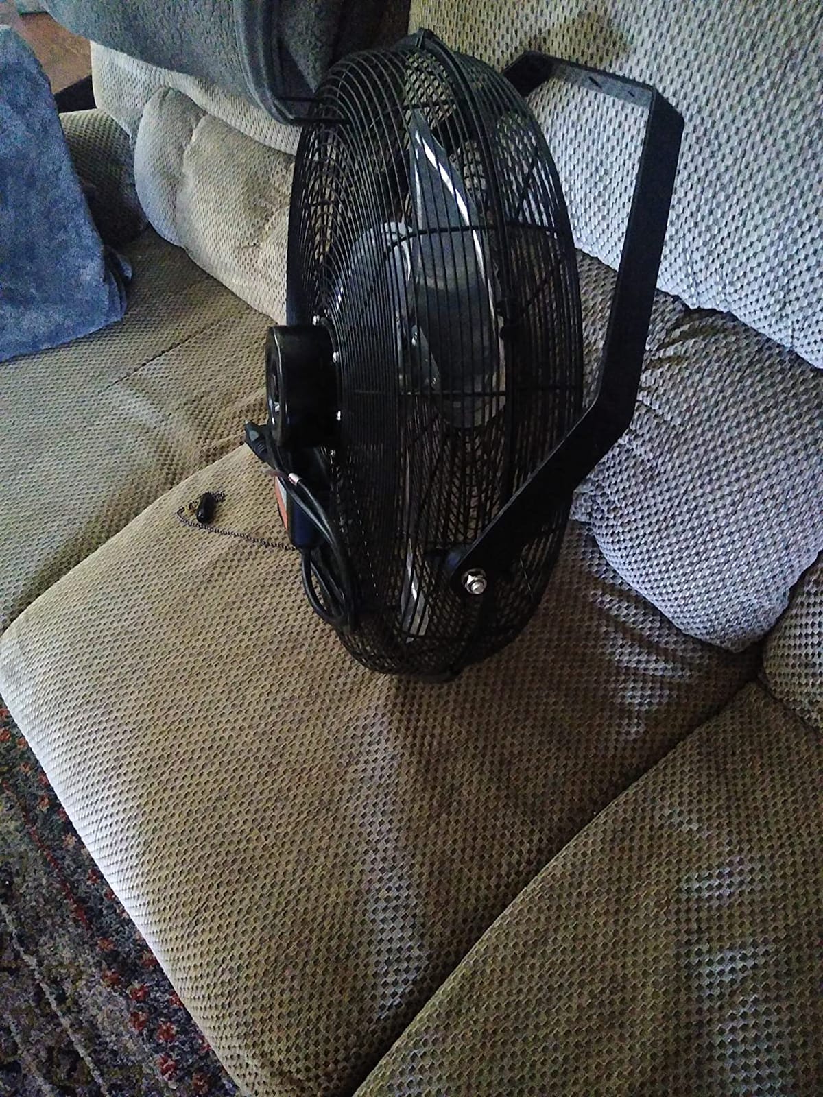 Tornado 20 Inch High Velocity Industrial Wall Fan, 4750 CFM, 3-Speed, 6-FT Power Cord, UL Safety Listed for Industrial, Commercial, and Residential Use, Black customer photo 1