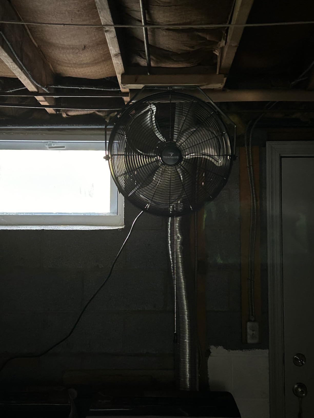 Tornado 20 Inch High Velocity Industrial Wall Fan, 4750 CFM, 3-Speed, 6-FT Power Cord, UL Safety Listed for Industrial, Commercial, and Residential Use, Black customer photo 2