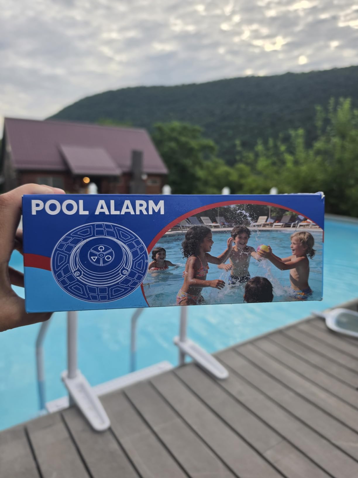 Pool Alarm, Floating Safety Alarm for Inground & Above Ground Pools, 110dB Siren IP68 Waterproof, Smart Wave-Sensing Prevents False Alerts, 262ft Wireless Range, Kids & Pets Safety (Blue) customer photo 2