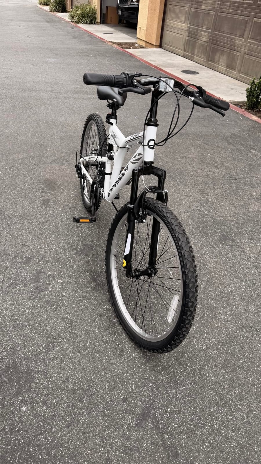 24/26 Inch Mountain Bike for Men & Women, 21-Speed Full Suspension MTB, High-Carbon Steel Frame, Quick Release Front Wheel, Dual Fenders, Easy Assembly, Trail & Commuter Bicycle customer photo 1
