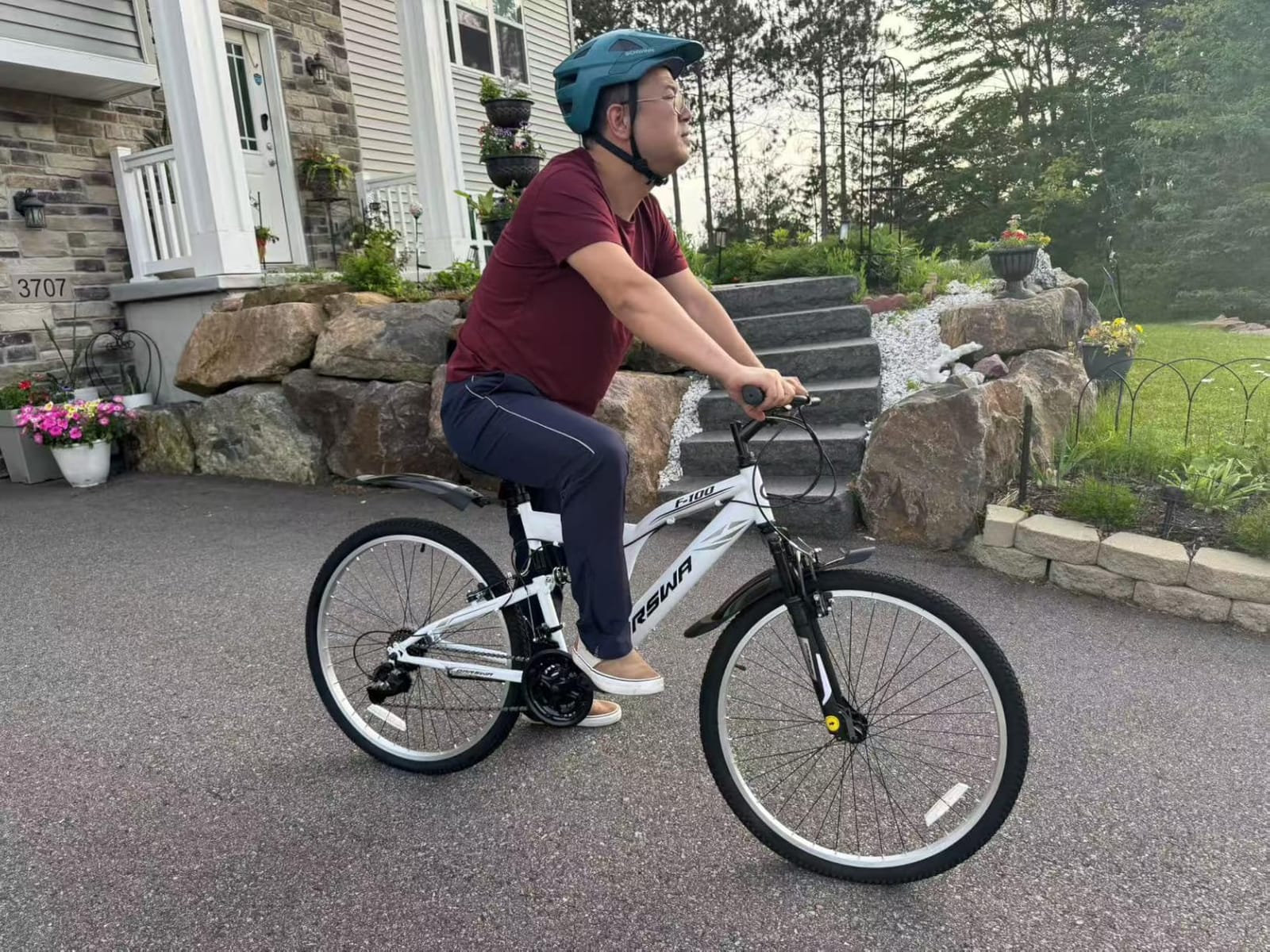 24/26 Inch Mountain Bike for Men & Women, 21-Speed Full Suspension MTB, High-Carbon Steel Frame, Quick Release Front Wheel, Dual Fenders, Easy Assembly, Trail & Commuter Bicycle customer photo 2