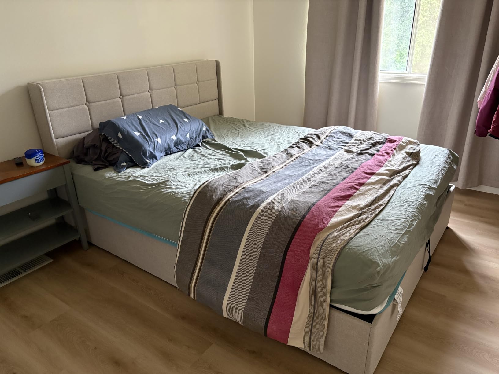 HISOFT King Size Lift Up Storage Bed Frame, Linen Upholstered Platform Bed with Wingback Headboard, Heavy Duty Hydraulic Gas Lift Underbed Space, Reinforced Full Metal Slats, Noise Free, Beige customer photo 1