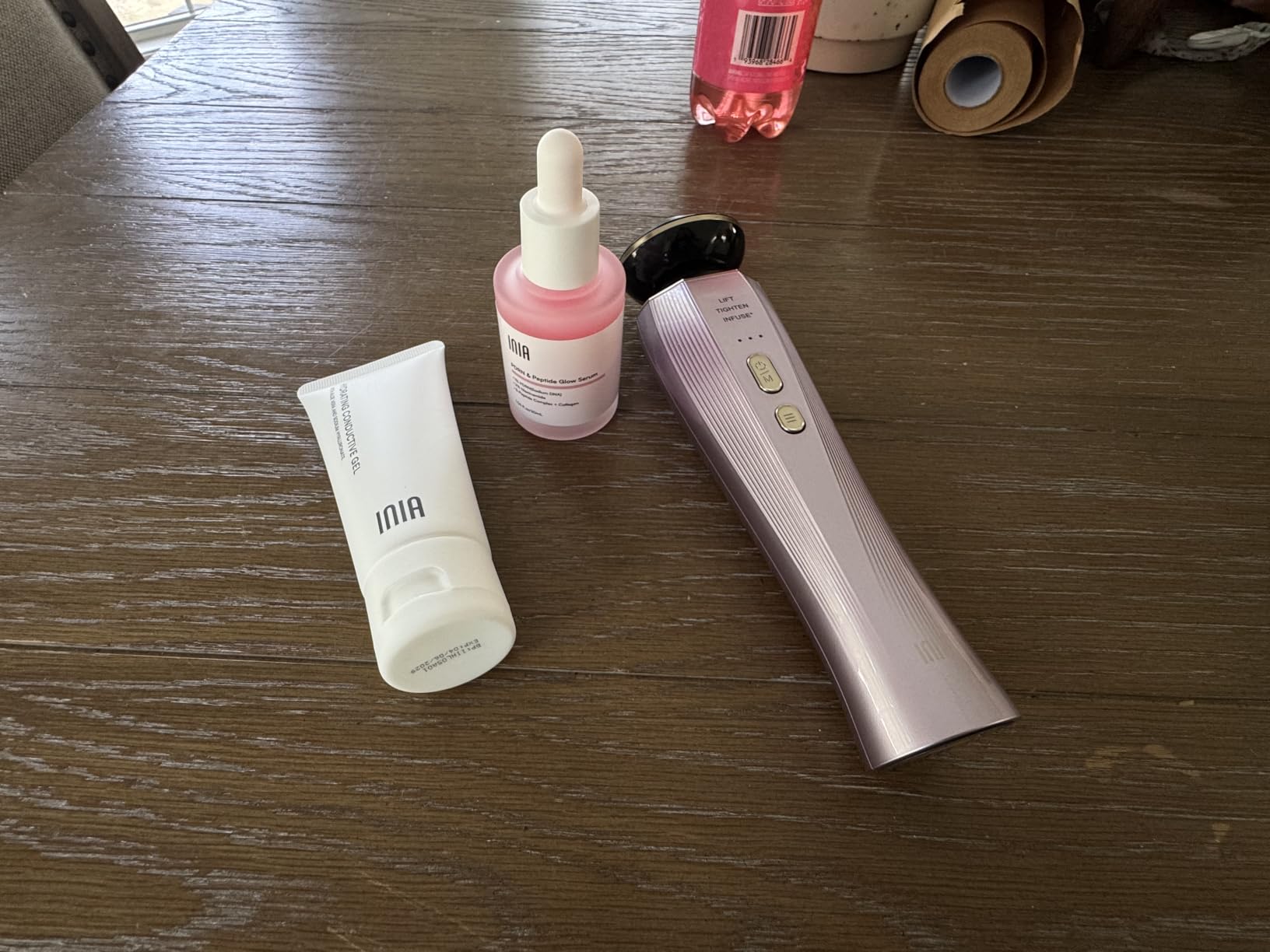 INIA FLARE 3-in-1 Microcurrent Facial Device Red Light Therapy for Face | Beauty Device, Face Massager Tool with Heat & Vibration, for Puffiness & Smoothing, for Clear, Radiant, for Daily Skincare customer photo 1