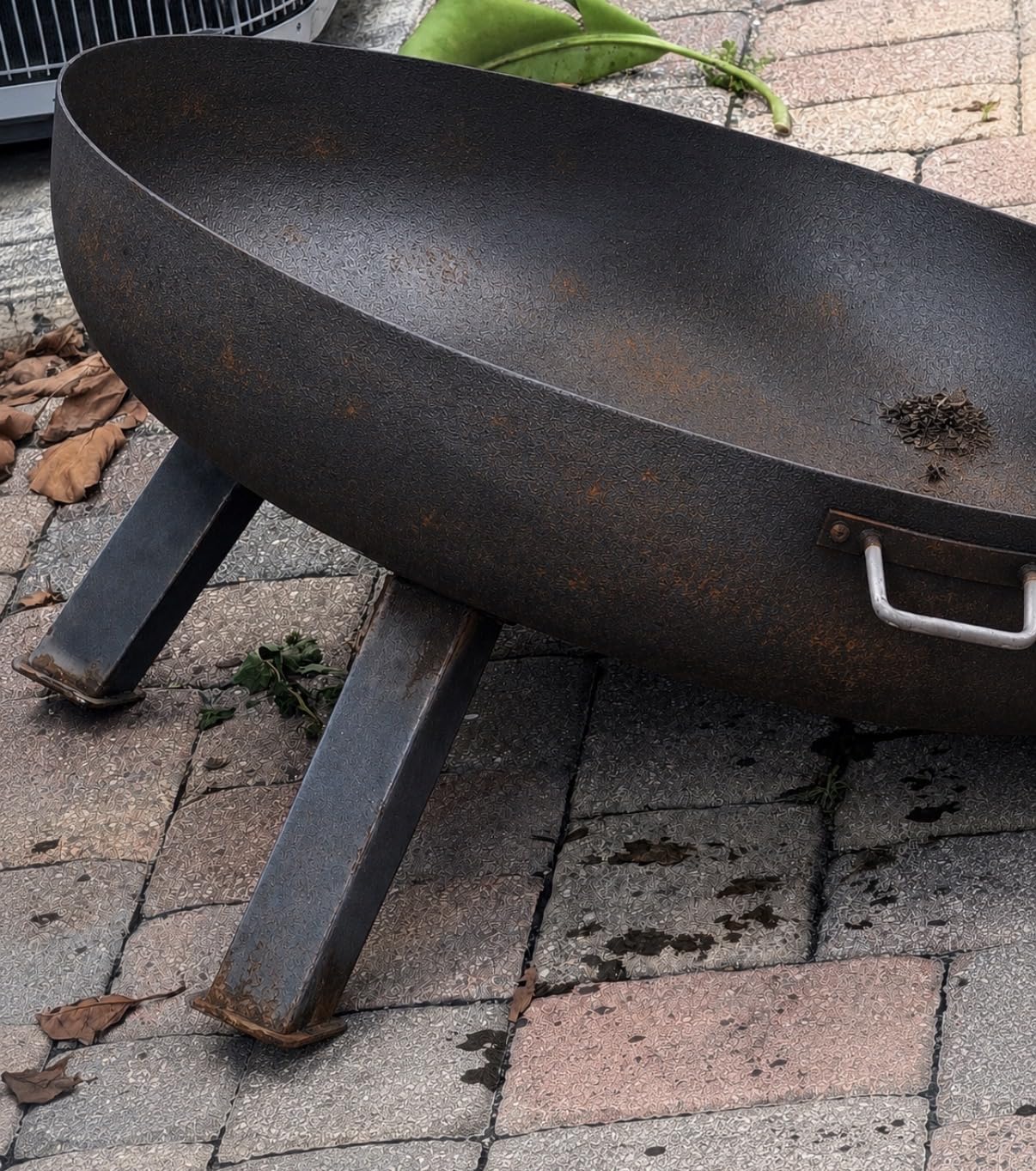 Sunnydaze Cast Iron Heavy Duty Large Fire Pit for Outside Wood Burning, 34