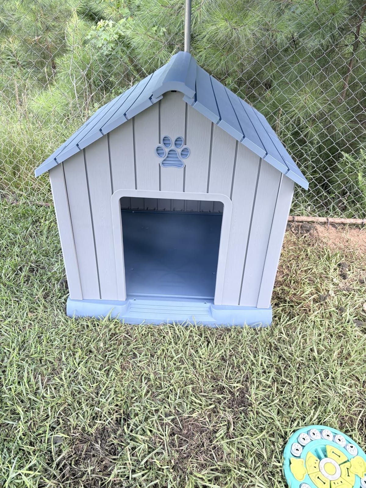 Fancyango Large Dog House for Medium to Large Dogs - Sturdy Waterproof Doghouse for Indoor/Outdoor Use with Air Vents and Elevated Floor Easy to Clean and Assemble (Classic Grey, 36.2
