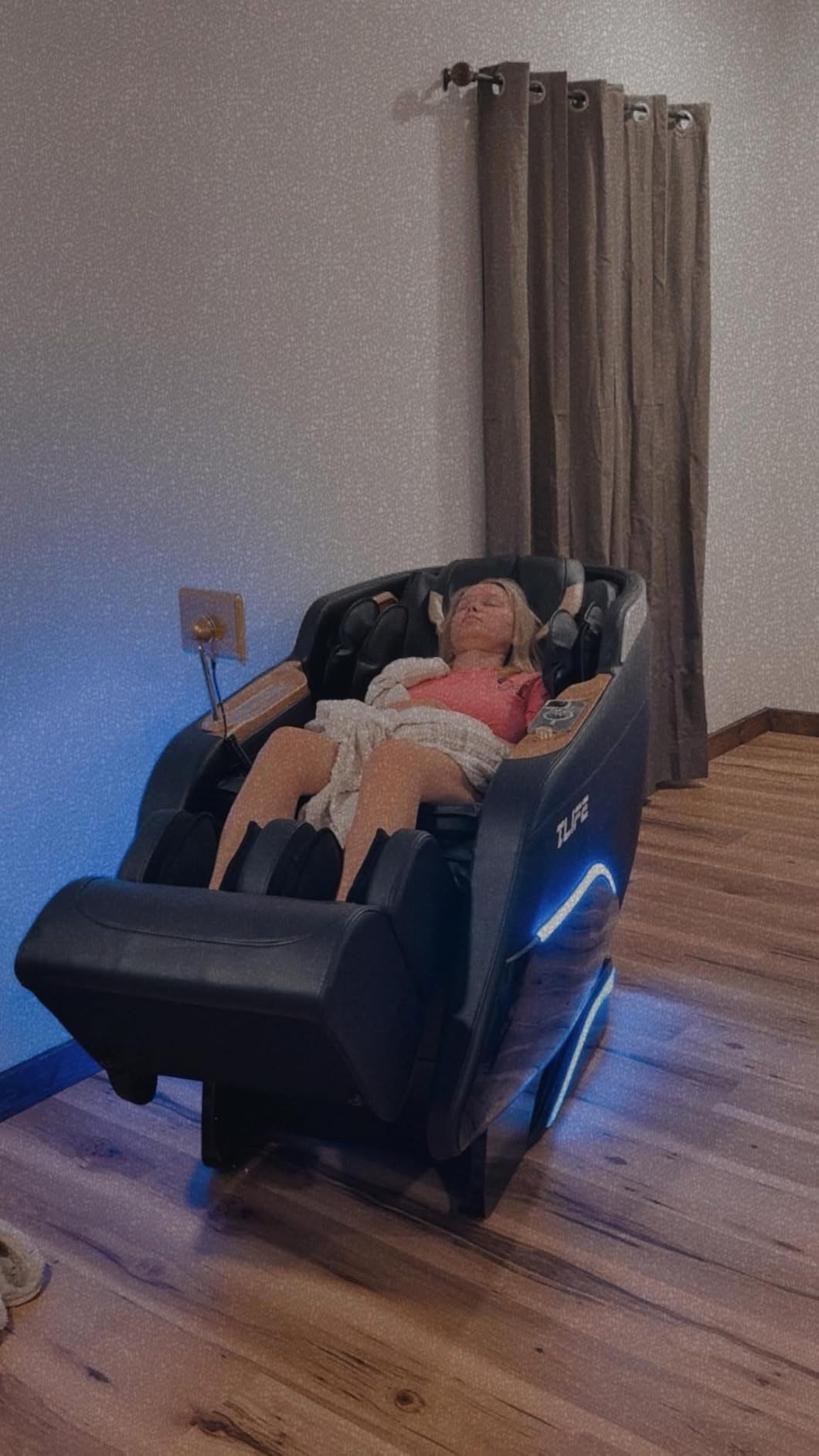 TLIFE Massage Chair Full Body 160° Zero Gravity SL-Track, 12 Modes, Grey | Full-Body Airbags, Body Scan, 6 Massage Techniques, Foot Roller, LCD Touchscreen, No Assembly, Lumbar & Calf Heat for Seniors customer photo 2