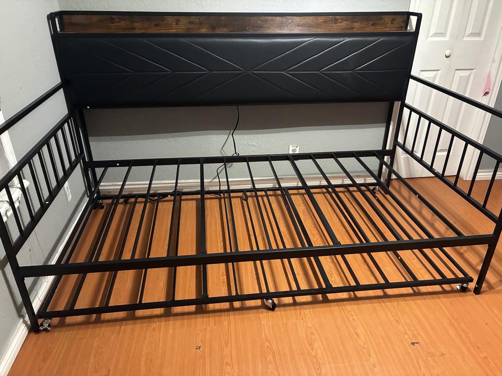 VECELO Daybed with Trundle, Sturdy Metal Twin Day Bed Frame with Upholstered Storage Headboard and Charging Station for Living Room, Bedroom and Guest Room, Black customer photo 1