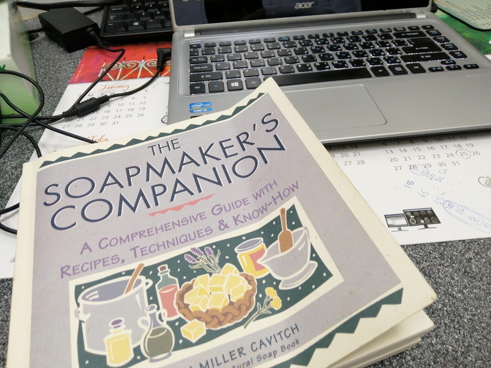 The Soapmaker's Companion: A Comprehensive Guide with Recipes, Techniques & Know-How (Natural Body Series - The Natural Way to Enhance Your Life) customer photo 2
