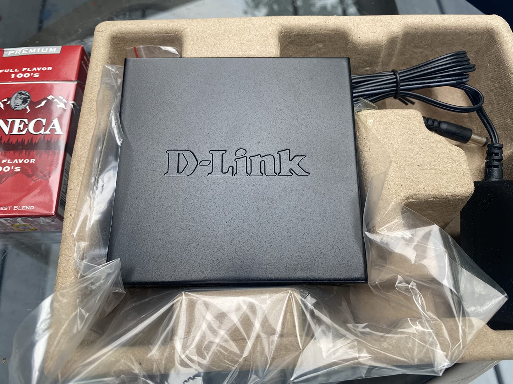 D-Link 8-Port Gigabit Unmanaged Ethernet Switch for Office, Media or Gaming customer photo 1