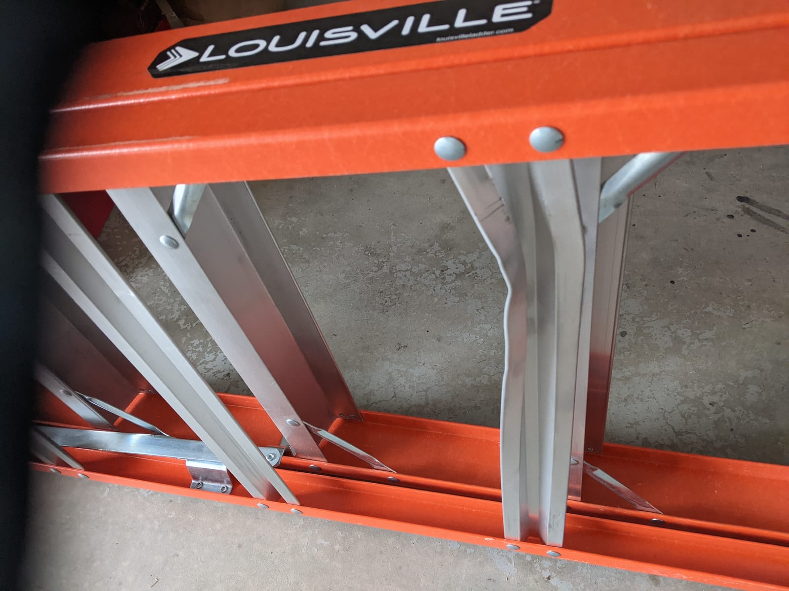 Louisville Ladder 2-Foot Fiberglass Step Stool Industrial, 300-Pound Load Capacity, Type IA, FS1502 customer photo 2