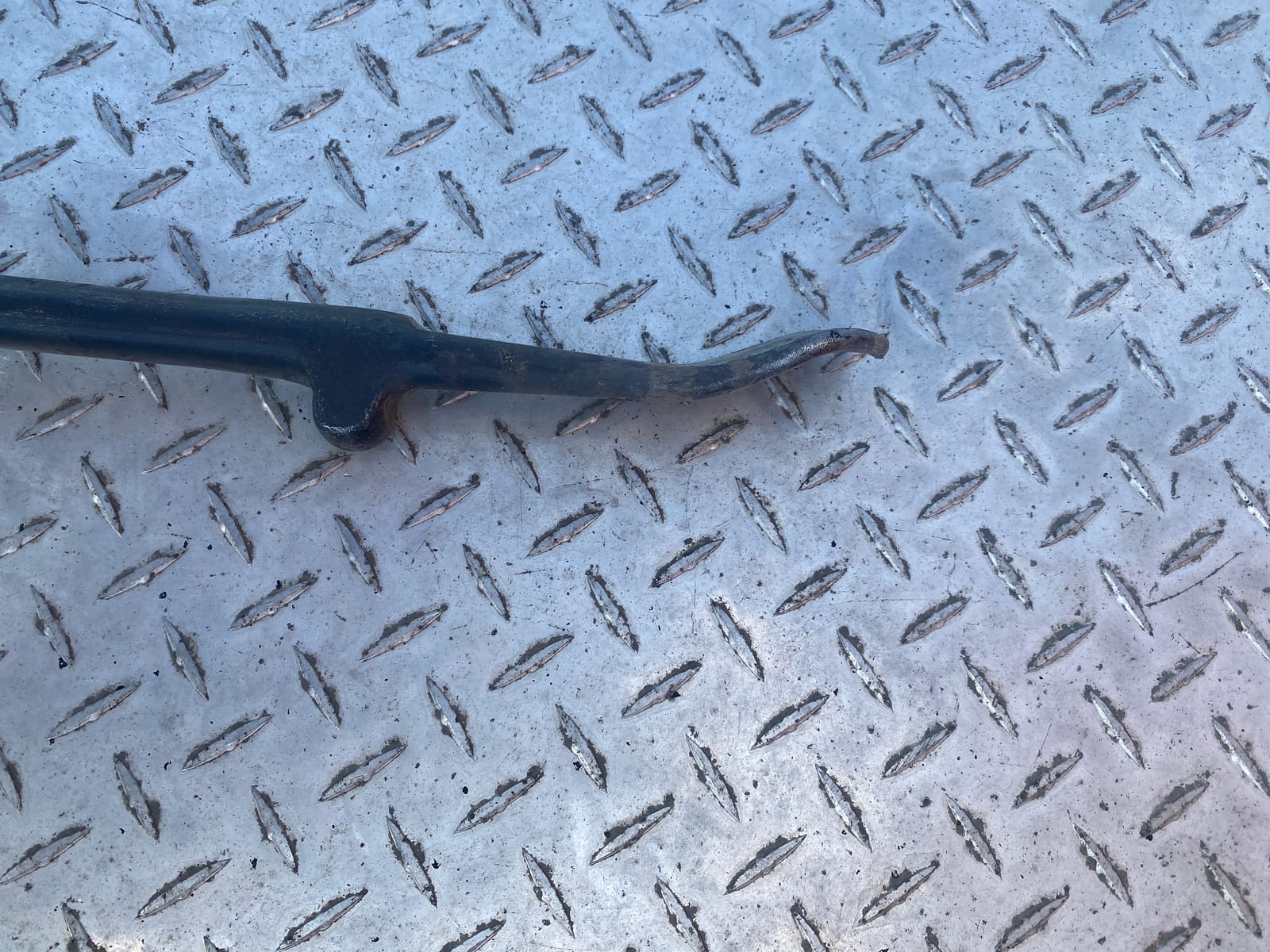 Ken-Tool 34645 Mt and Demount Iron, 37In, 3/4 in STK, Black, One Size | USA-Made, 3/4 In Stock Diameter, For Truck and Bus Tires, Solid Steel Construction, 1-Year Warranty customer photo 2