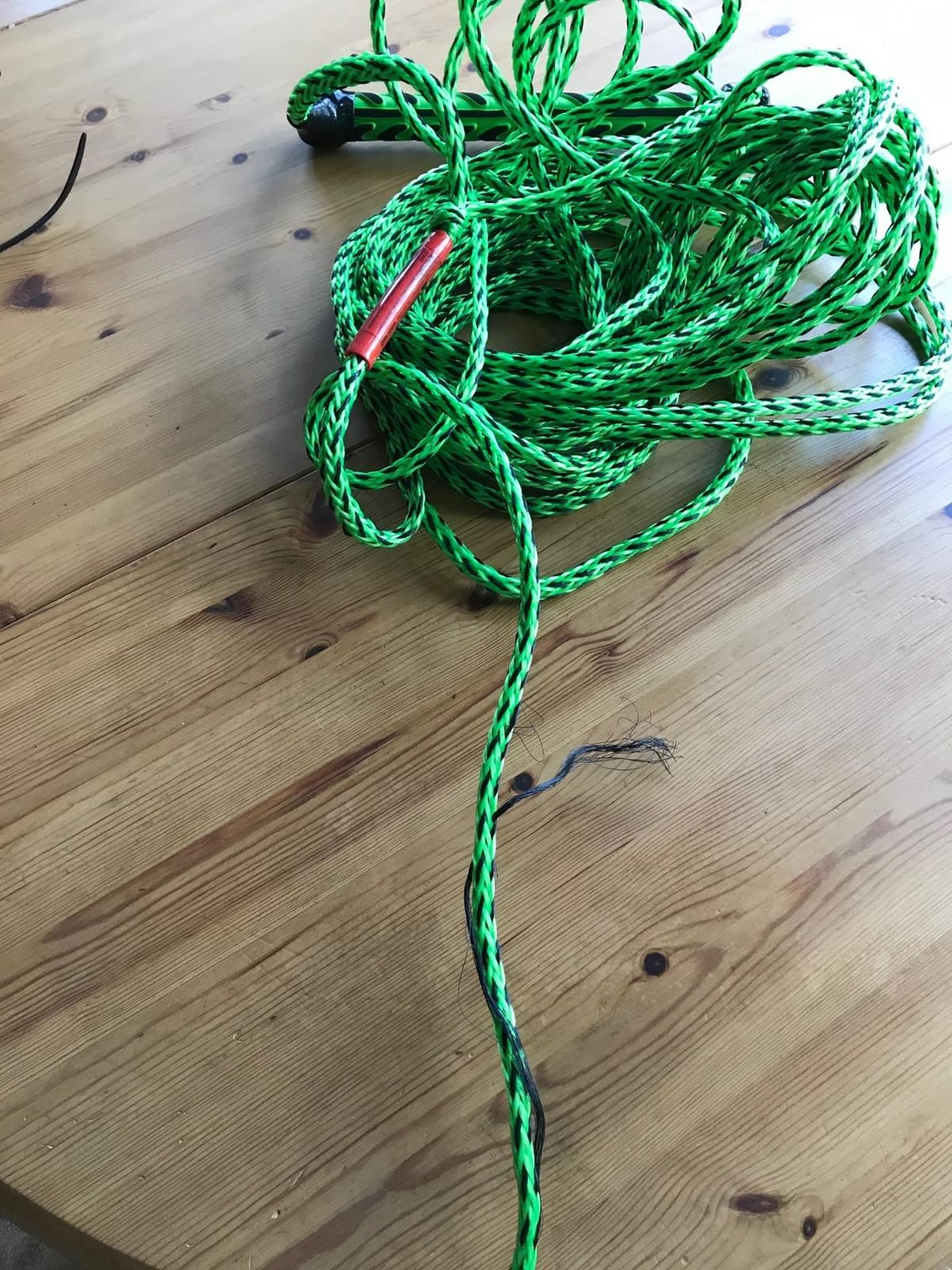 Airhead Water Ski Rope with EVA Handle, 1 Section for Tubing, Water Skis and Wakesurf Boards,Green and Black customer photo 2
