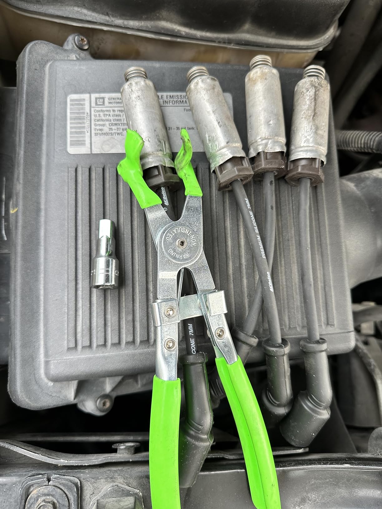 OEMTOOLS 25542 Spark Plug Boot Pliers, 45° Offset Jaws for Easy Removal, Vinyl Coated Spark Plug Removal Tool, Automotive and Electrical Connector Tool customer photo 1