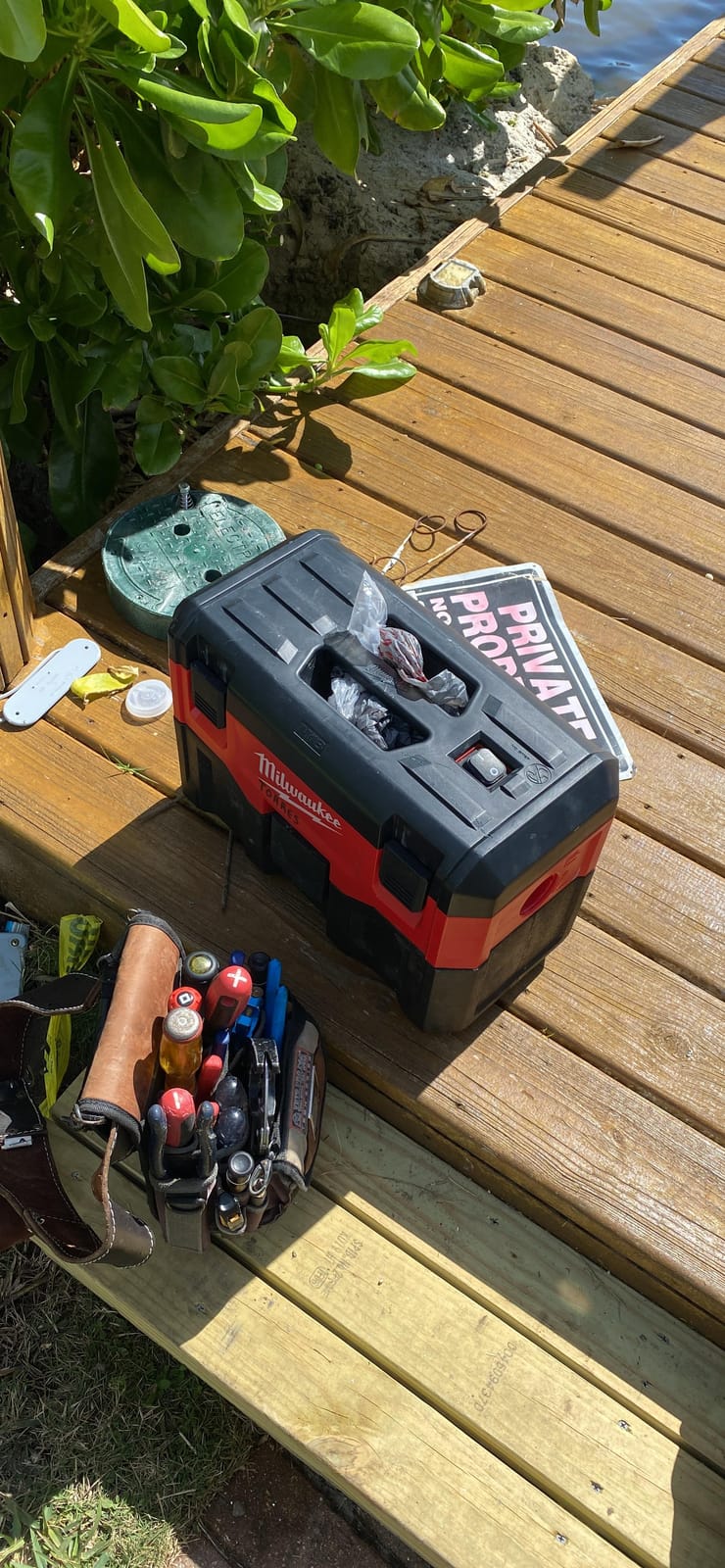 Milwaukee 0880-20 18-Volt Cordless Wet/Dry Vacuum, Red customer photo 1