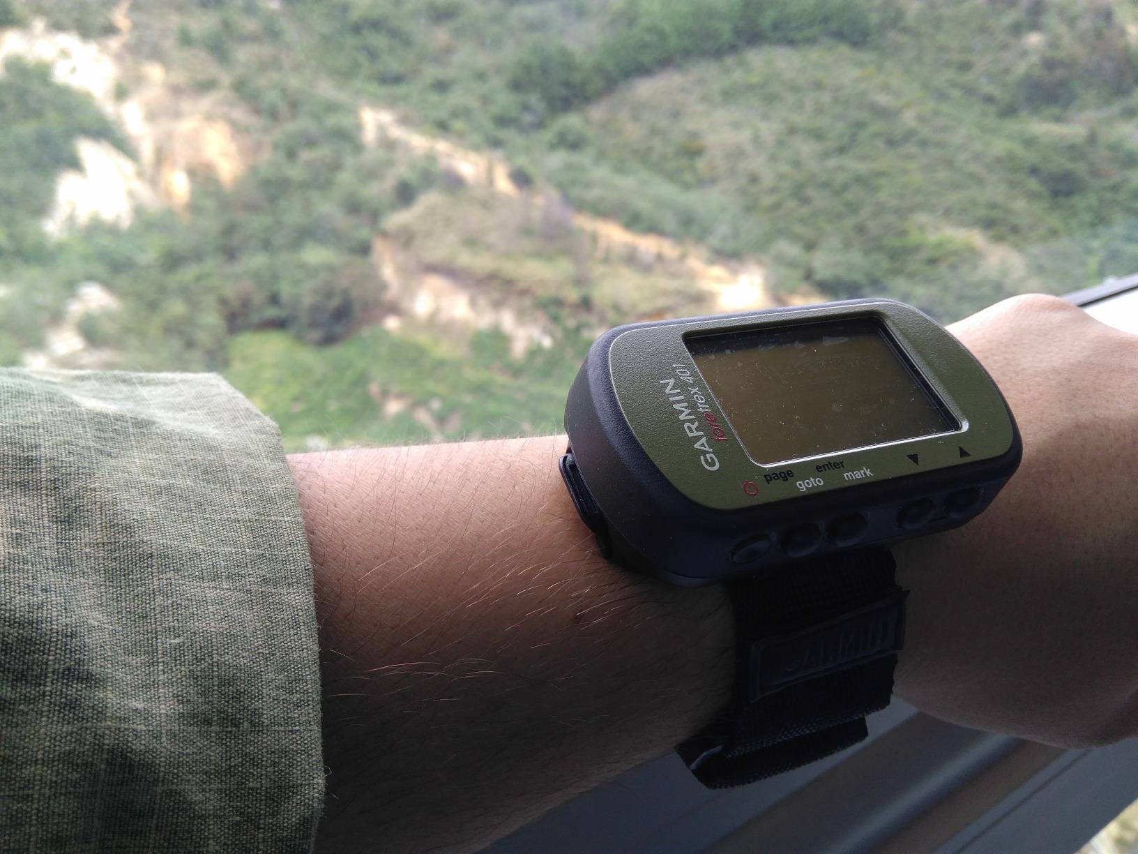 Garmin Foretrex 401 Waterproof Hiking GPS customer photo 2
