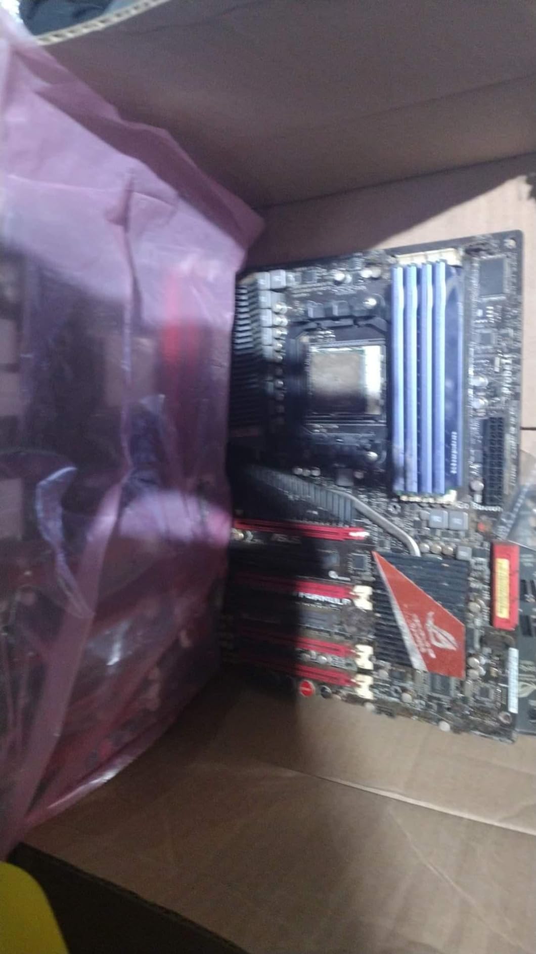 AMD Phenom II X6 1090T 3.20 GHz Processor HDT90ZFBGRBOX customer photo 2