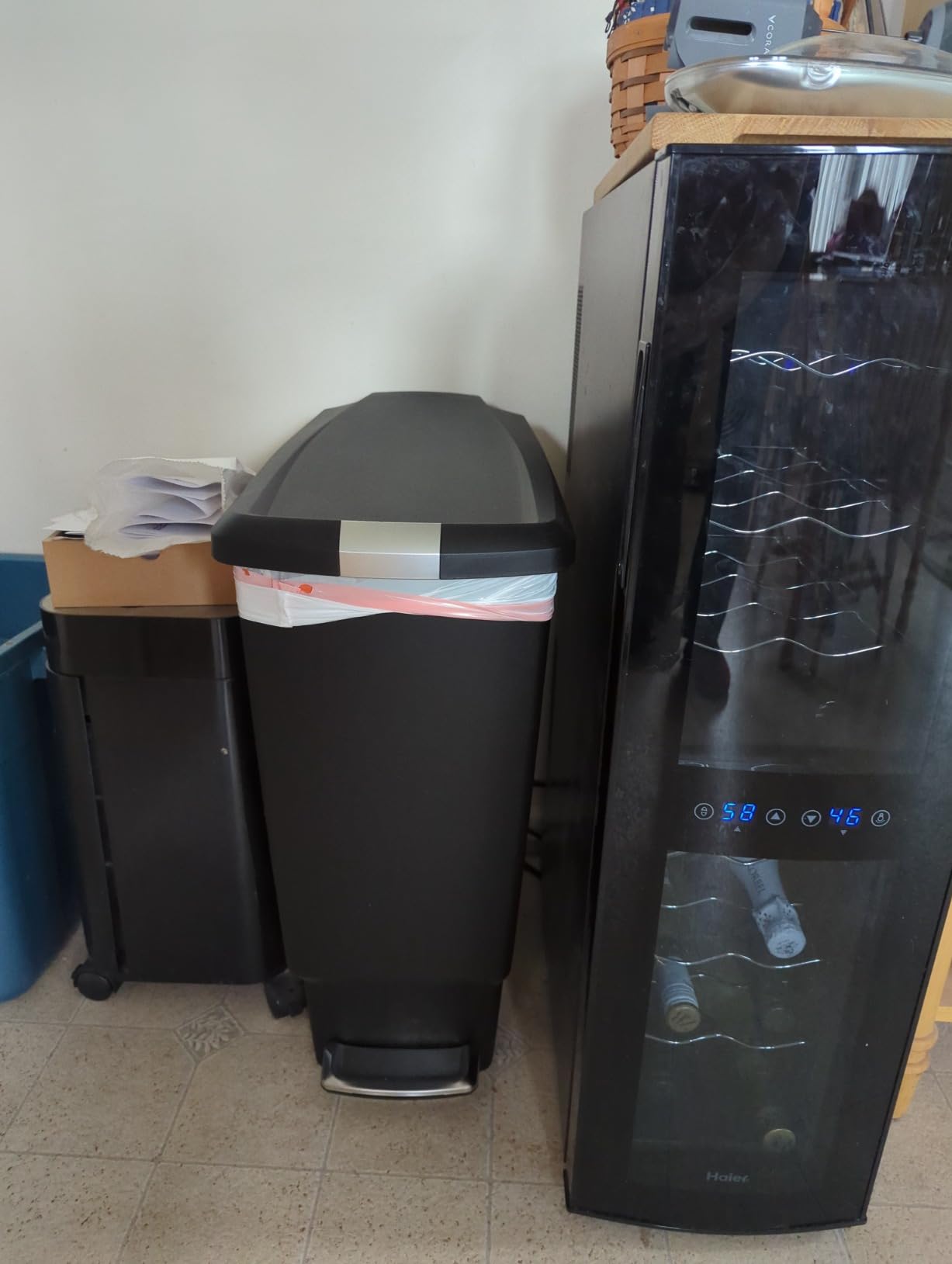 simplehuman 40 Liter / 10.6 Gallon Slim Kitchen Step Trash Can With Secure Slide Lock, Black Plastic customer photo 1