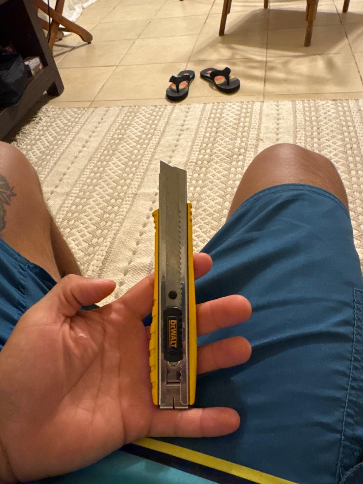 DEWALT Utility Knife, Heavy Duty Cutter with Snap-Off Blade, 18mm (DWHT10038) customer photo 2