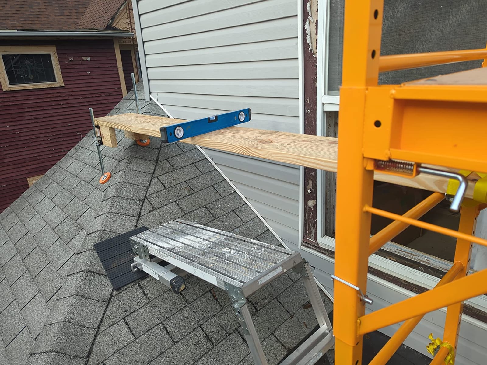 Xtenda-Leg Ladder Leveler for Extension Ladders, Rubber Feet, 1 Pair customer photo 2