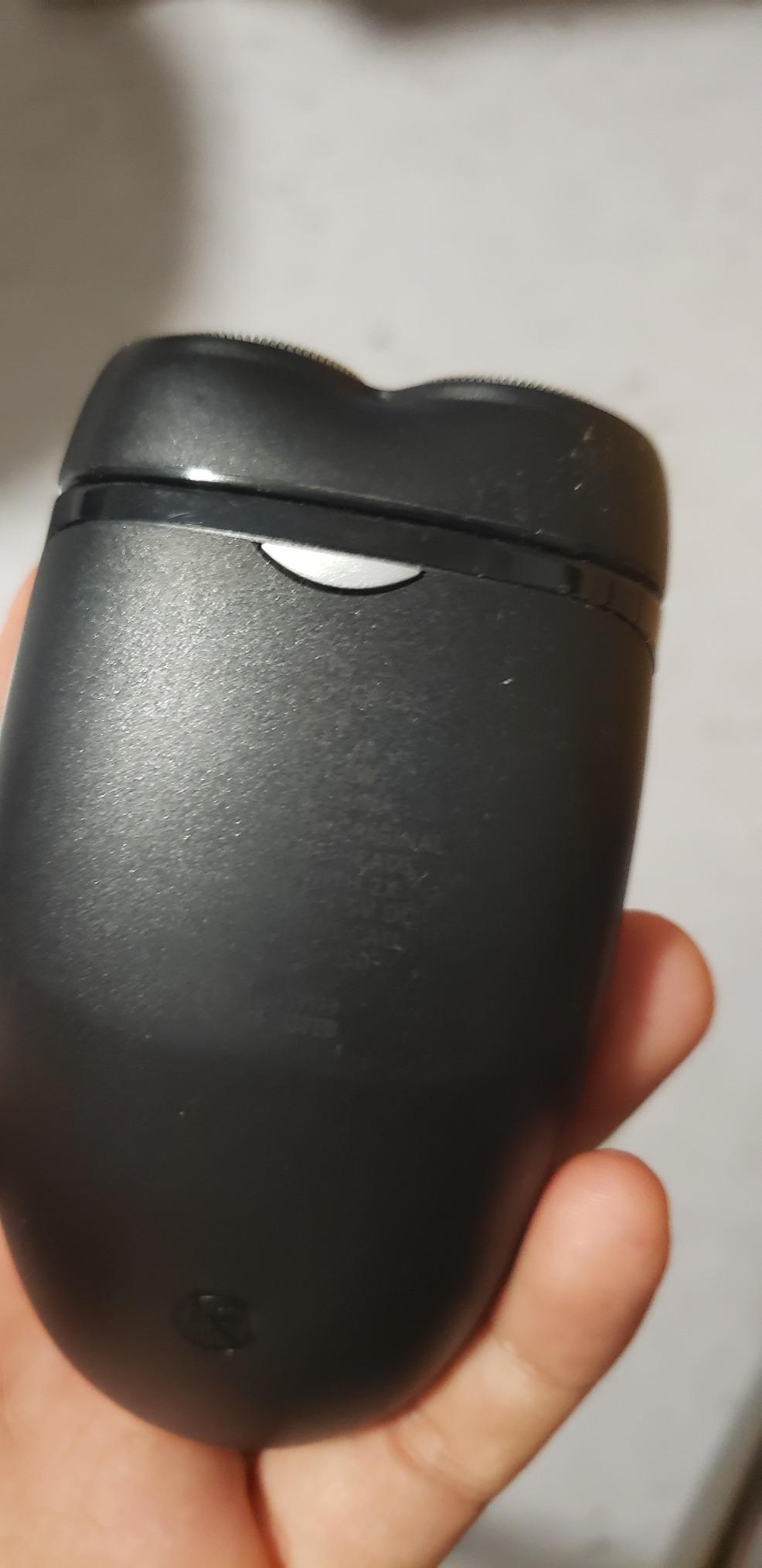 Philips Norelco PQ208/40 Travel Electric Razor customer photo 1