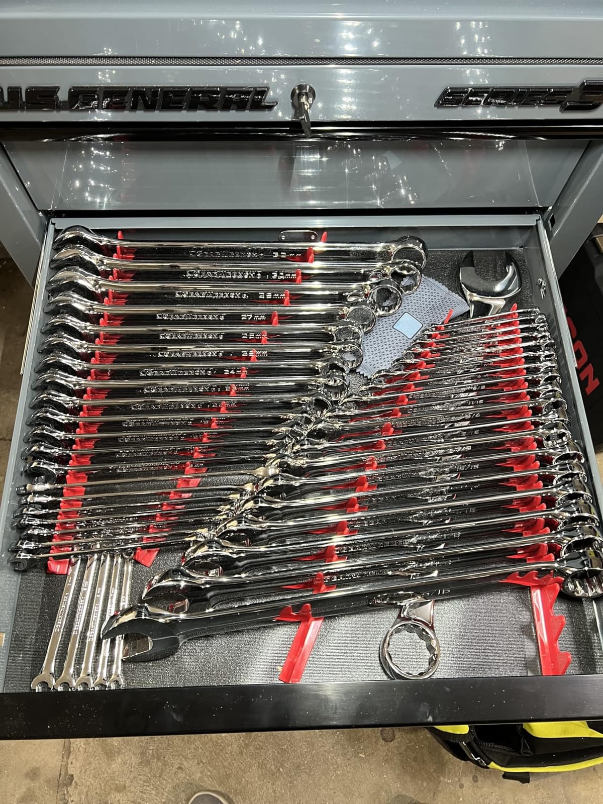 GEARWRENCH 44 Pc. Master Combination Wrench Set, Metric/SAE - 81919 customer photo 1