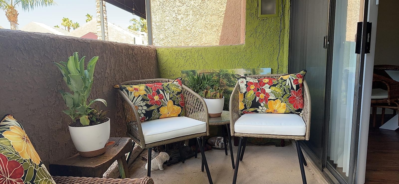 Pillow Perfect Tropic Floral Indoor/Outdoor Accent Throw Pillow, Plush Fill, Weather, and Fade Resistant, Lumbar - 11.5