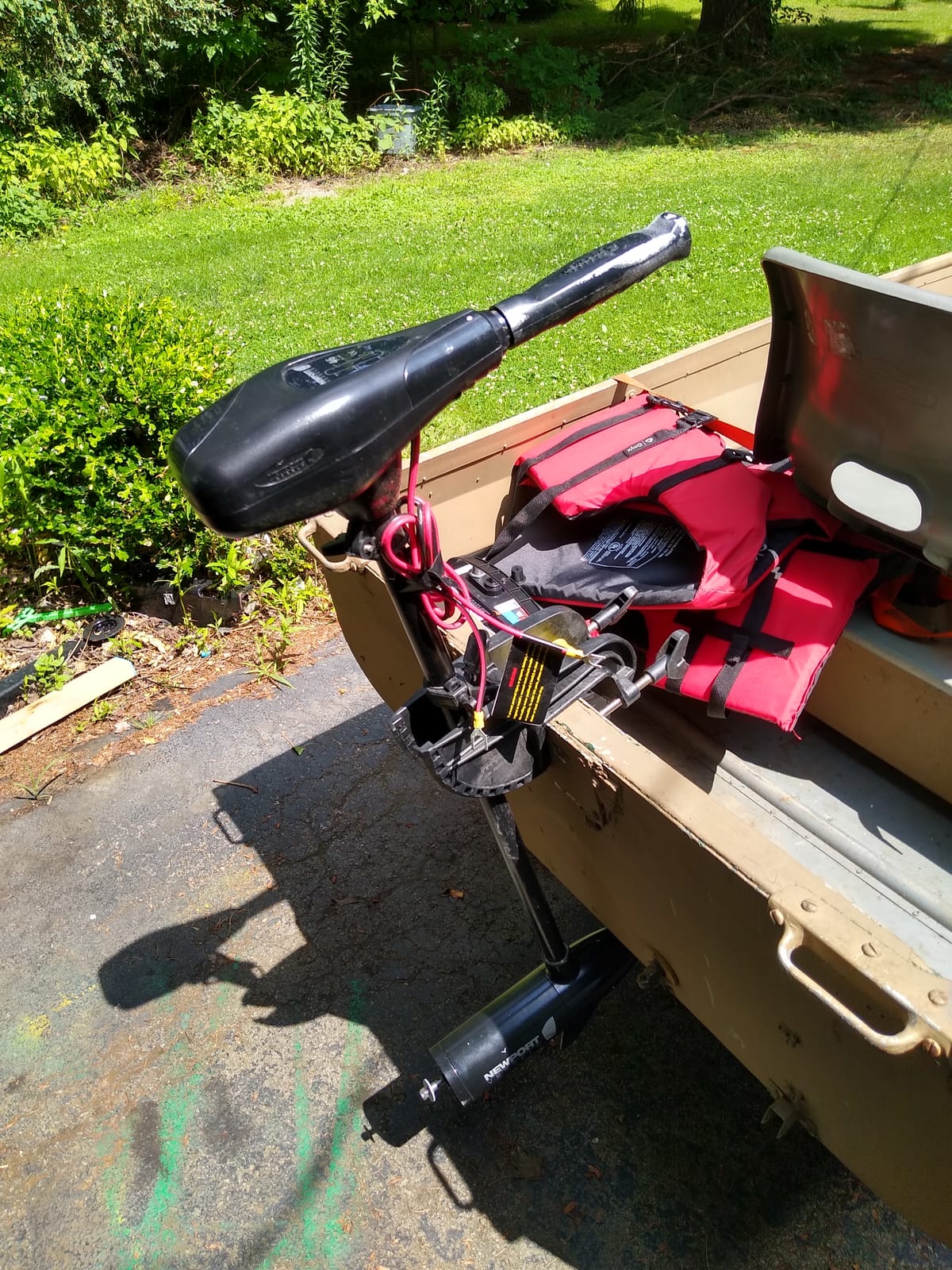 Newport NV-Series Thrust Saltwater Transom Mounted Trolling Electric Trolling Motor w/LED Battery Indicator customer photo 1