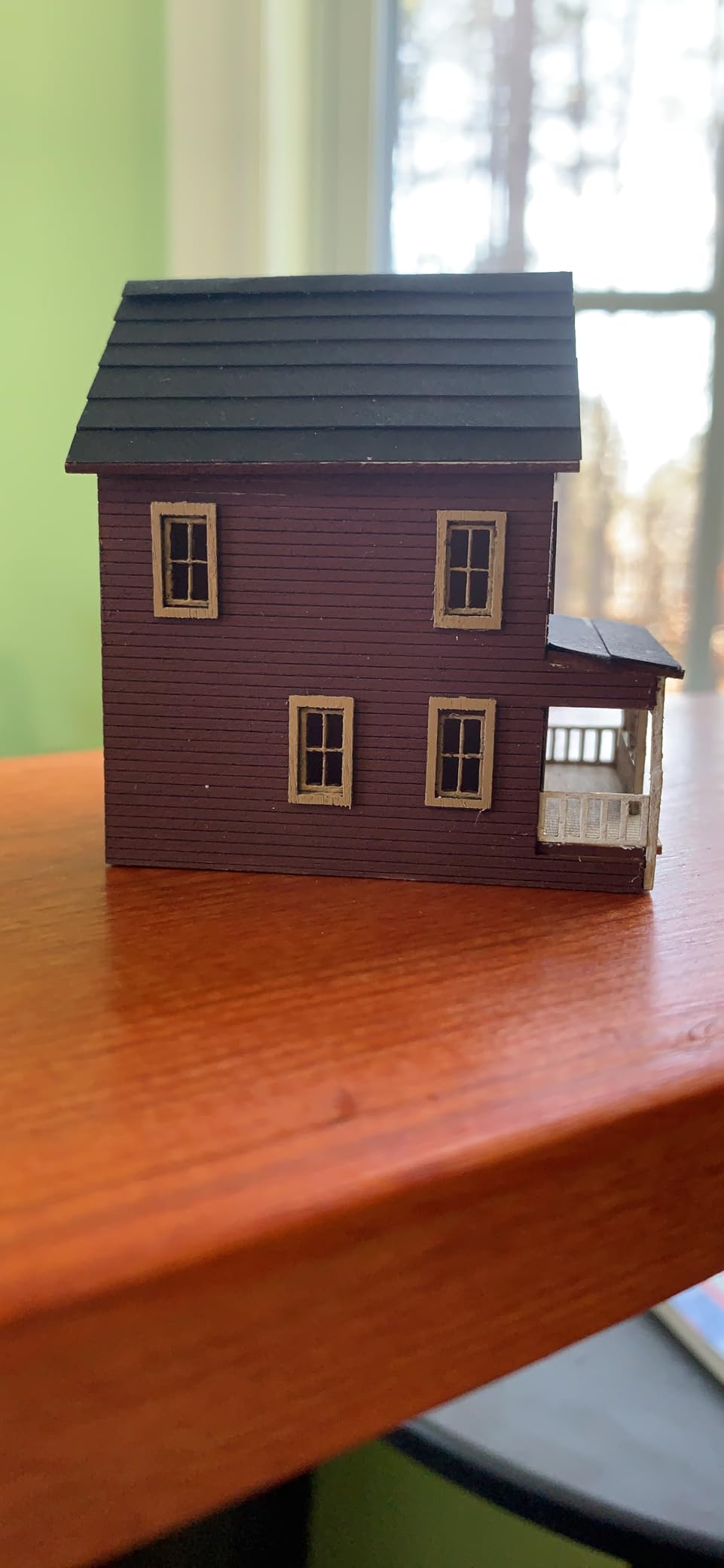 N Scale 20th Avenue Two Story House Building Kit customer photo 1