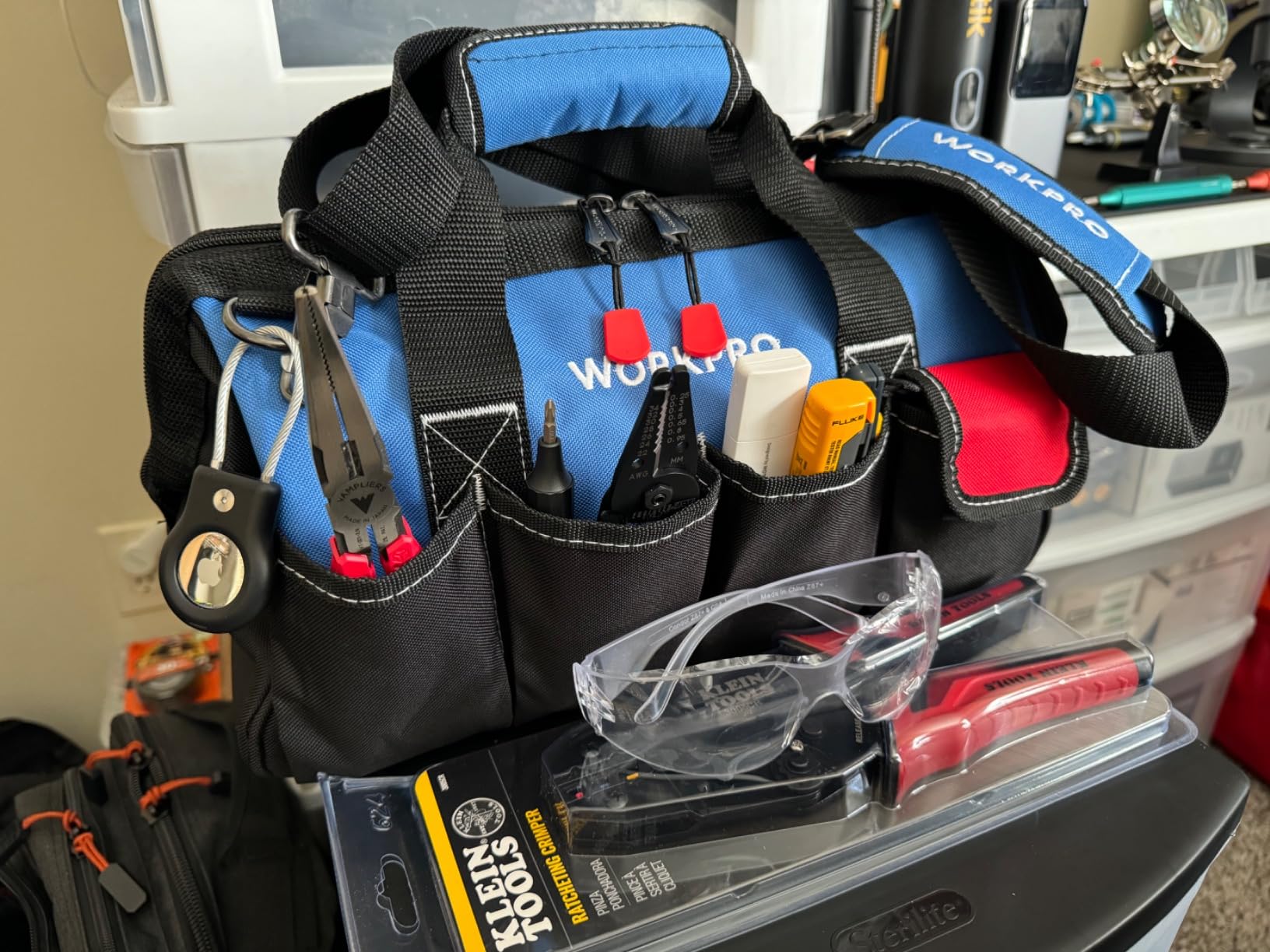 WORKPRO 18-inch Close Top Wide Mouth Storage Tool Bag with Adjustable Shoulder Strap, Sturdy Bottom customer photo 1
